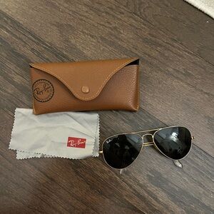 Ray-Ban Black Aviator Sunglasses